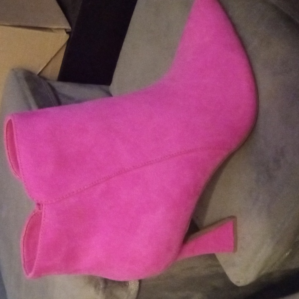 Womens Shoe Dazzle Ankle Booties size 9 - Orchid